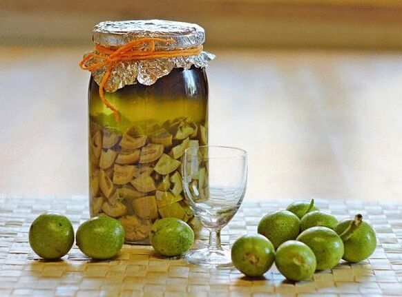 Anti-parasitic green walnut infusion