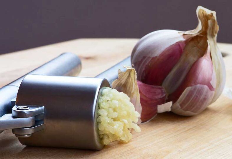 Deworming garlic